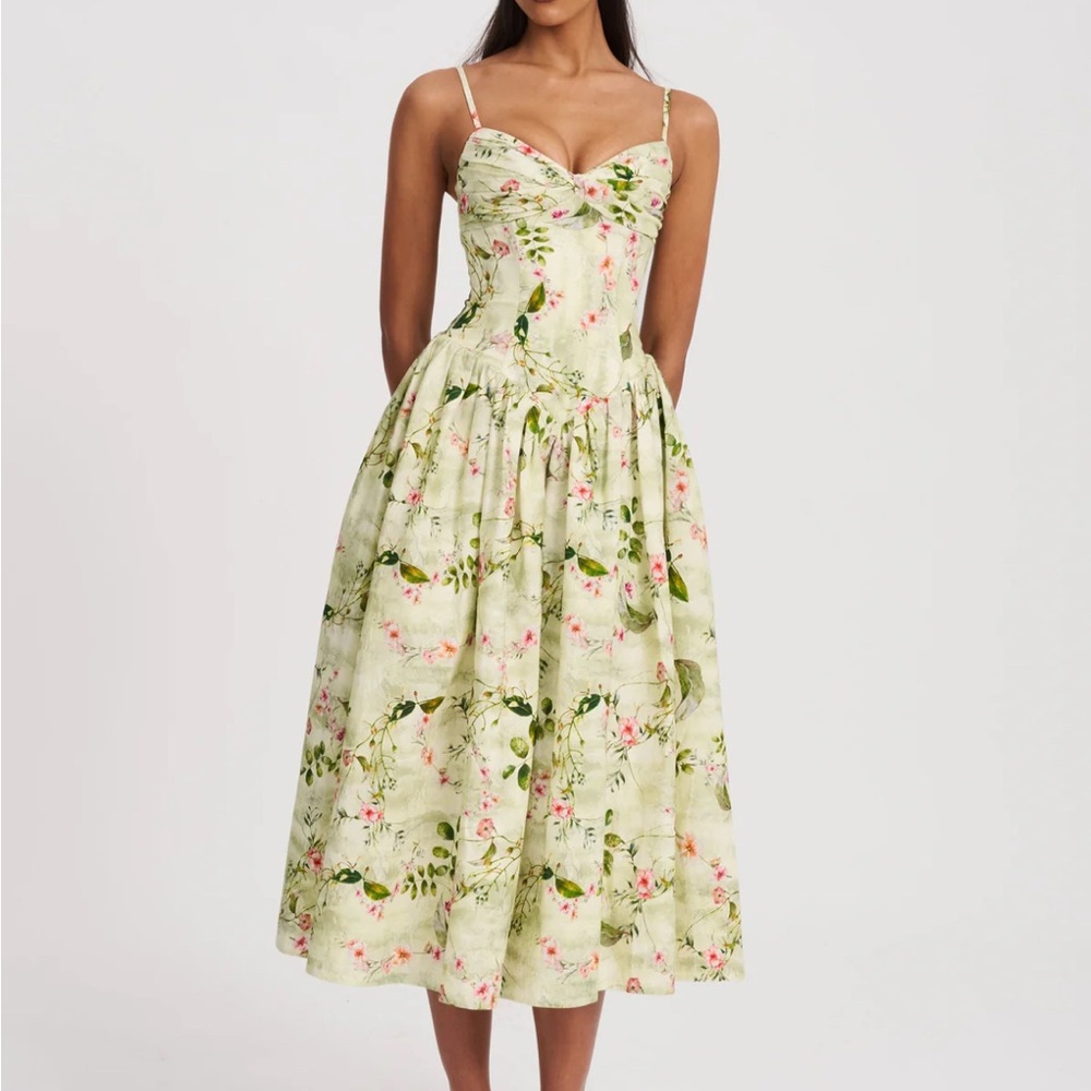 Miss Circle Green Floral Midi Dress